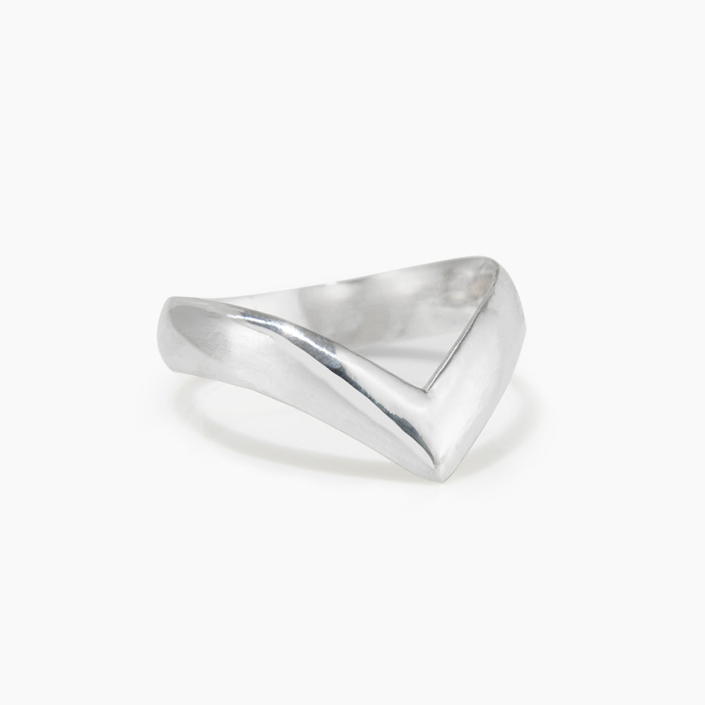 Streamline Point Ring